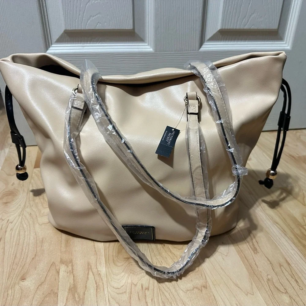 NWT Victoria Secret Cream handbag black Satin inner lining
